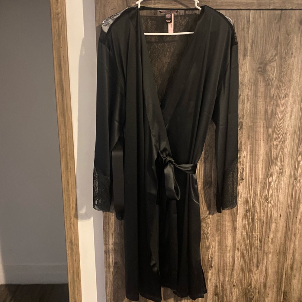 VS satin robe